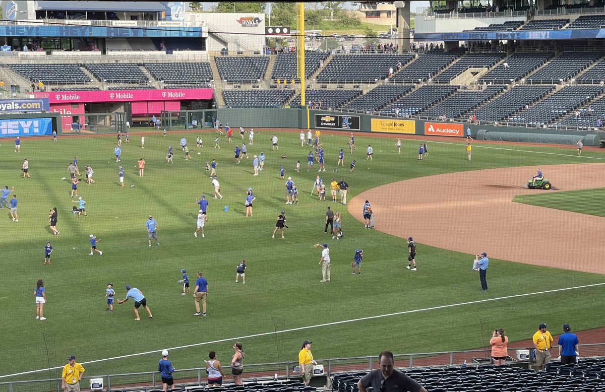 KauffmanOutfield